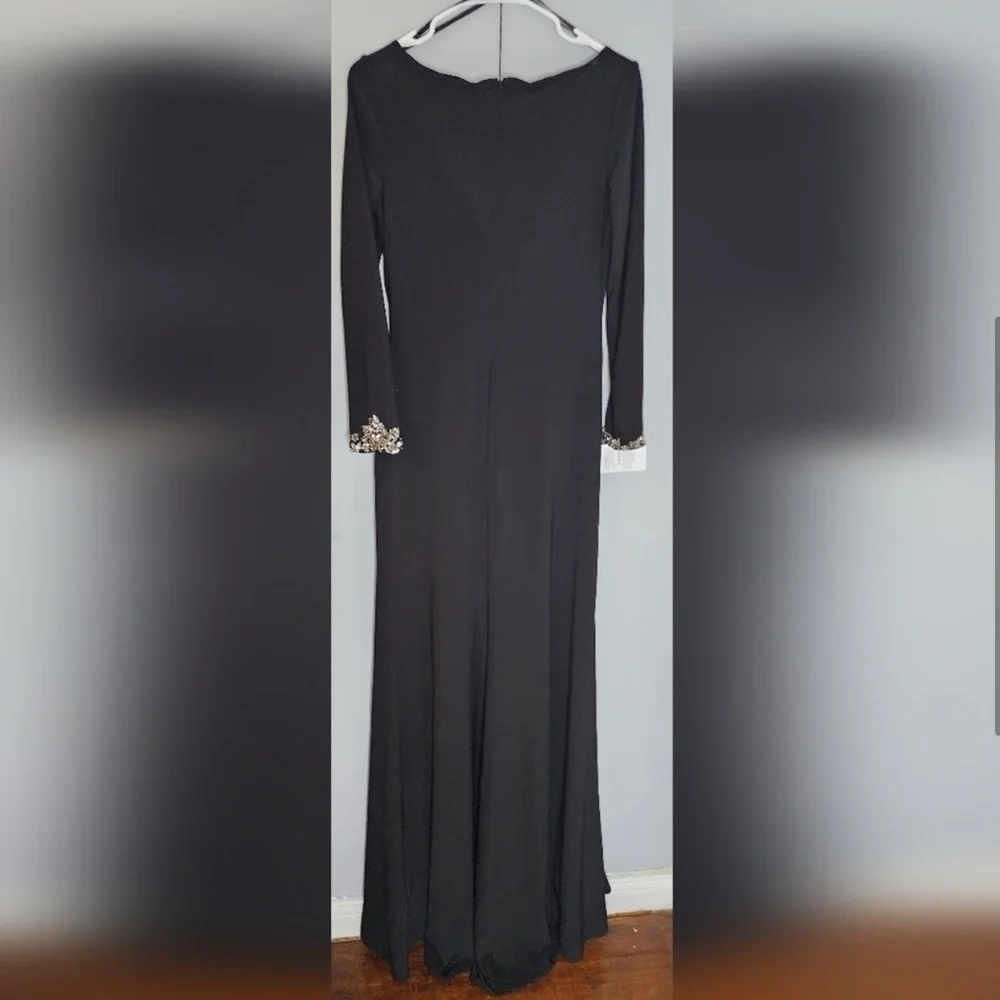 Mac Duggal NWT black FLORAL EMBELLISHED
FAUX WRAP JERSEY GOWN size 6 - Picture 4 of 11